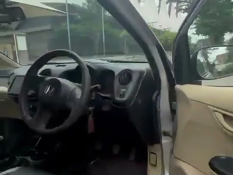 Honda Mobilio — Exciting Cars, Kolkata